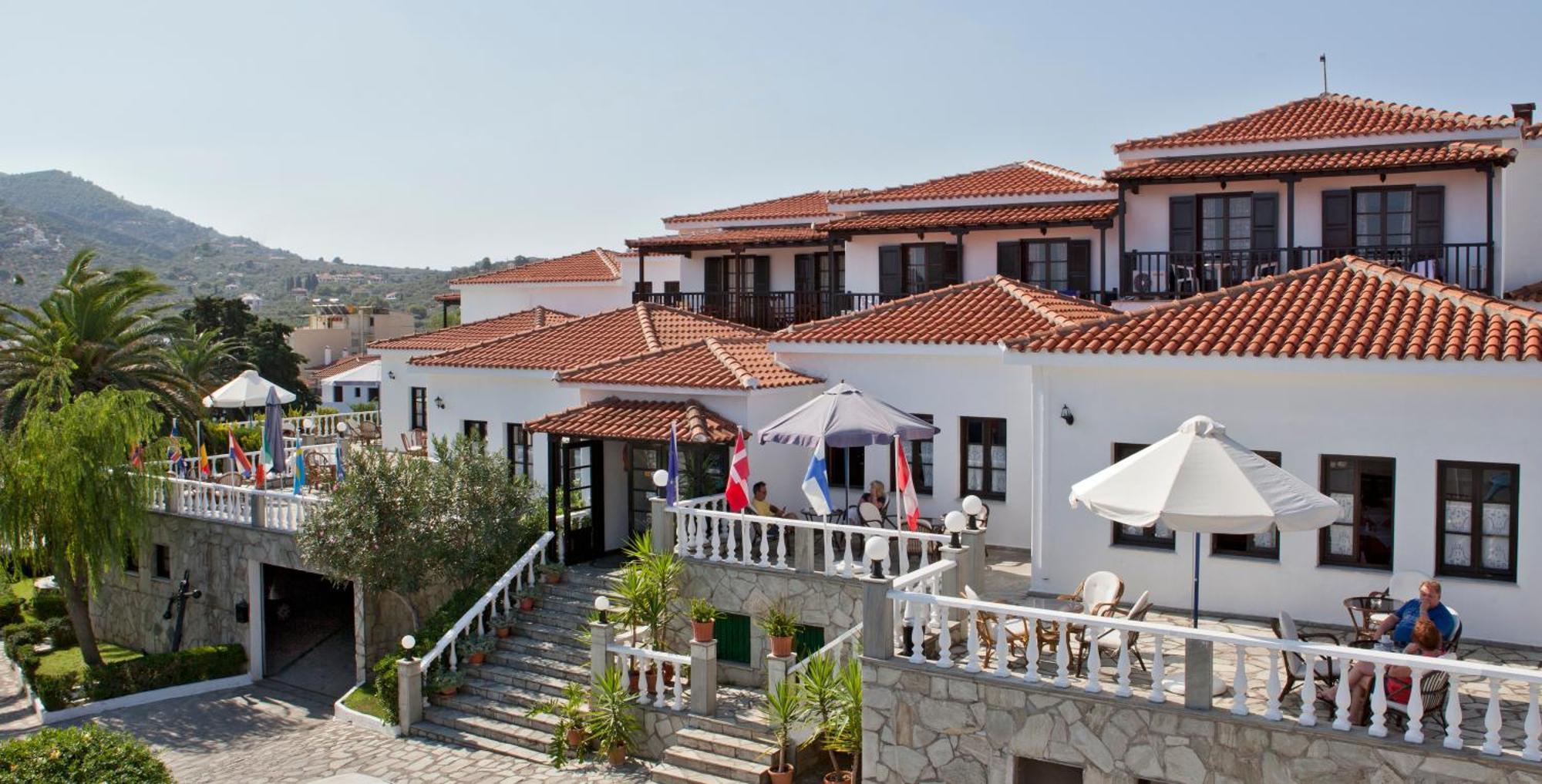 Dionyssos Hotel Skopelos Town Exterior photo