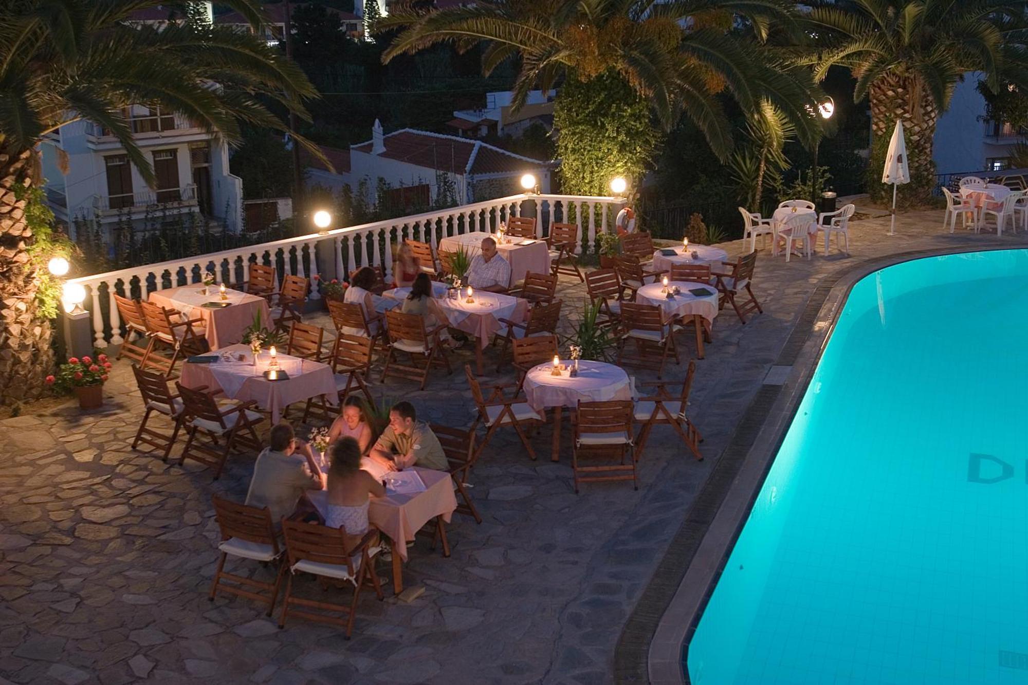 Dionyssos Hotel Skopelos Town Exterior photo