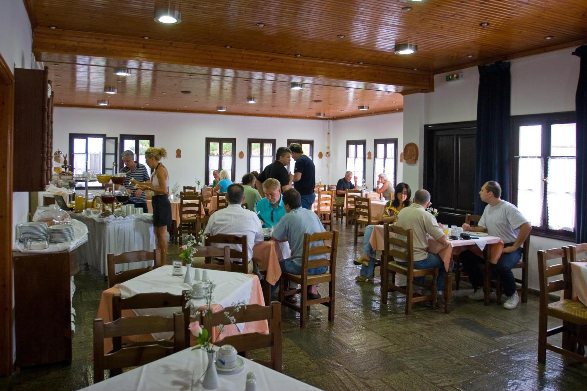 Dionyssos Hotel Skopelos Town Restaurant photo