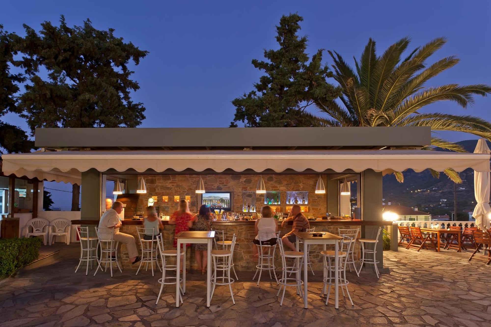 Dionyssos Hotel Skopelos Town Exterior photo